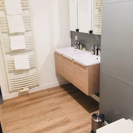 Art Deco 100m2 Flat 2 Min Walking From Train Station In Center, Free Parking And Terrace - 2b Apartment *