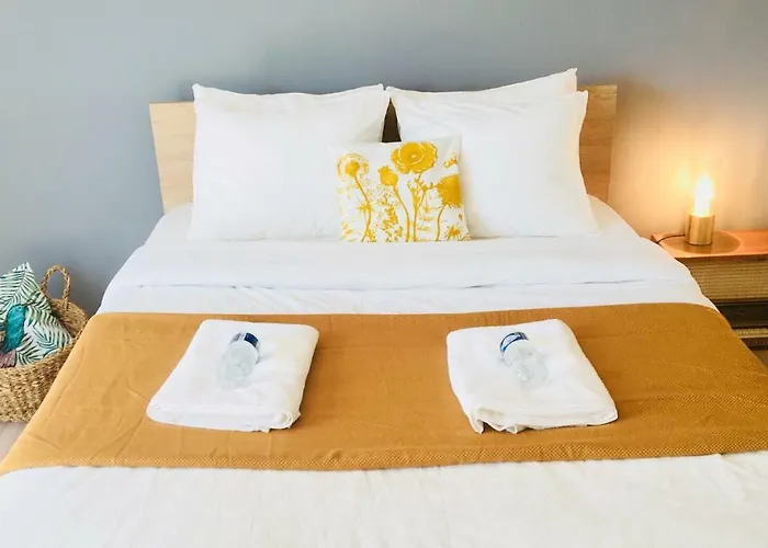 Art Deco 100m2 Flat 2 Min Walking From Train Station In Center, Free Parking And Terrace - 2b 公寓 *